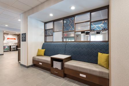 Hampton Inn Logan Airport Chelsea - 1