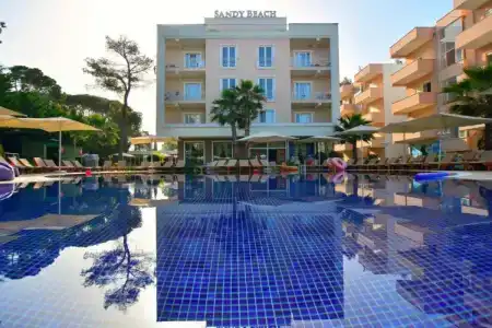 Sandy Beach Resort - 0