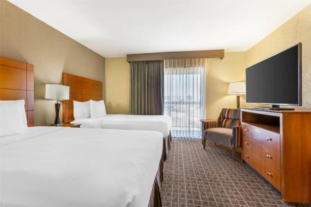 Best Western Plus Thunderbird Suites - 104