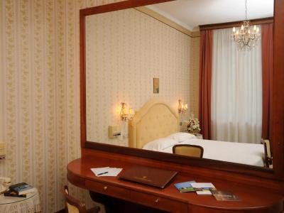 Grand Excelsior - 6