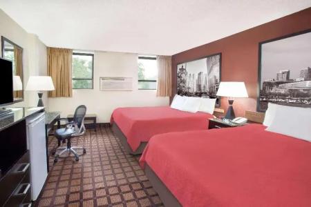 Super 8 by Wyndham Chicago IL - 40