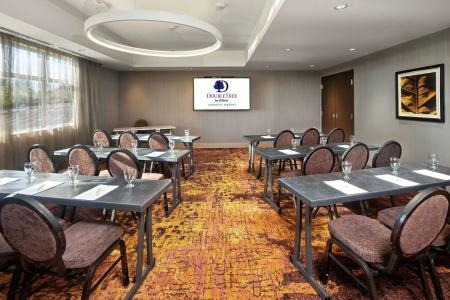 Doubletree by Hilton Airport, ON - 19