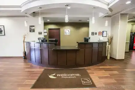 Restwell Inn & Suites I-45 North - 21