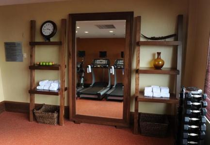 Courtyard East / Penfield - 17