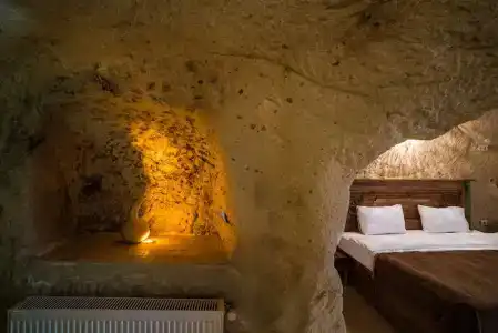Atilla's Cave - 373