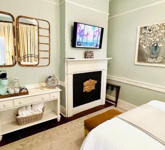 Bijou Boutique Inn - 1