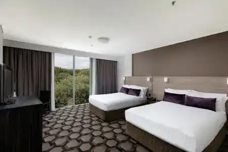 Rydges - 4