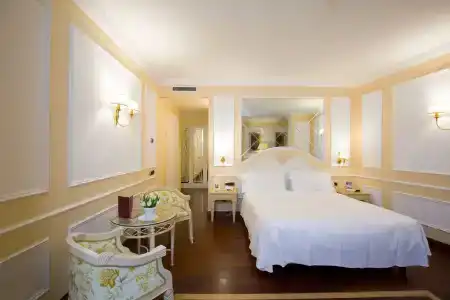 Palazzo Alabardieri - 13
