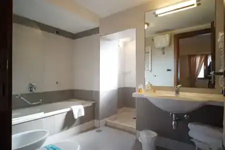 Suites & Residence - 6