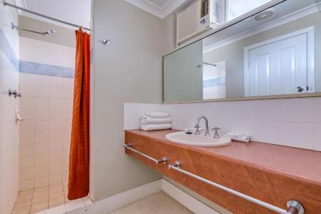 ibis Styles - 27