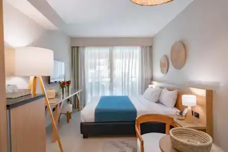 Redcon Suites - 371