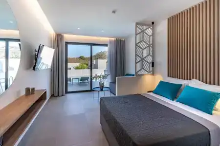 Zoes & Suites - 186
