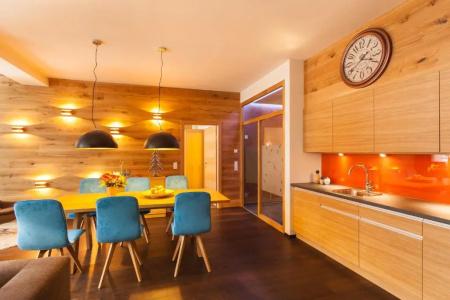 Lederer's living - 80