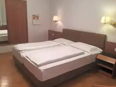 Adria - 48
