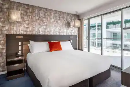 Hilton - 5