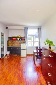 Gold House - 55