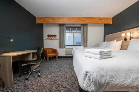 Days Inn & Suites by Wyndham - 52