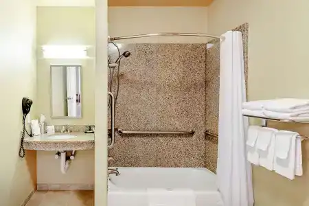 Sleep Inn & Suites - 8