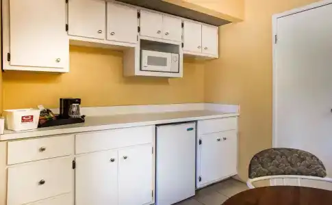 Budgetel Inn and Suites - Fort Gordon - 14