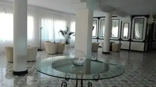 International Resort - 15