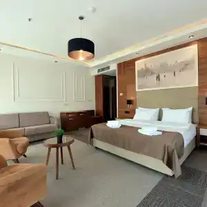 Lazaro - 28
