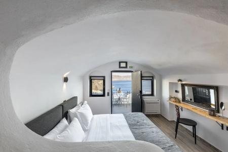 Pearl of Caldera Oia - Boutique by Pearl Collection - 160