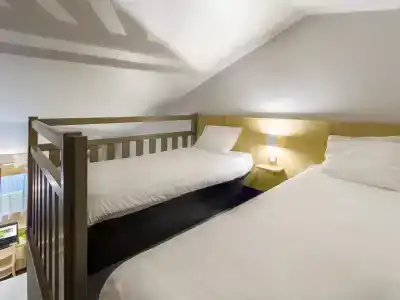 b&b hôTel Tours Nord 1 Val De Loire - 1