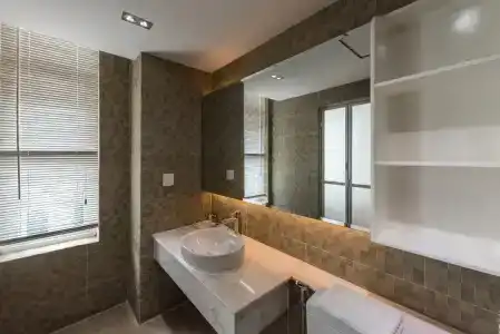 Naki Suites @ Silvertown - 9