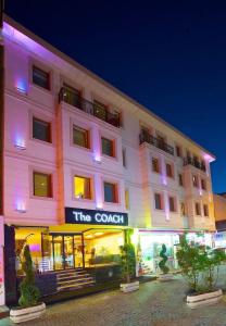 the coach - 18
