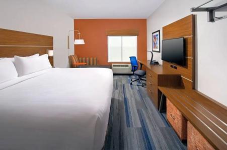 Holiday Inn Express & Suites, an IHG - 29