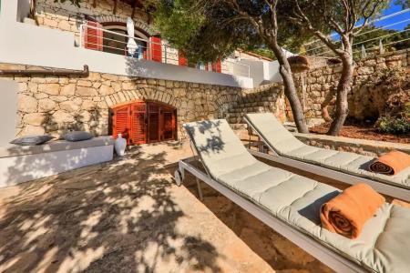 Villa Kale Suites with heated pool in winter - 90