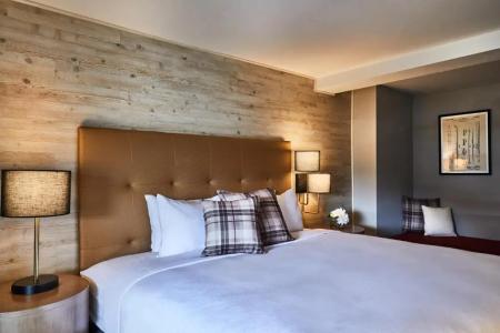 DoubleTree by Hilton - 35