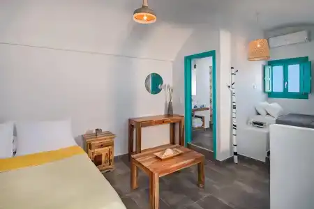 Nissia Beach & Suites - 0