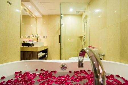 Best Western Chinatown - 40