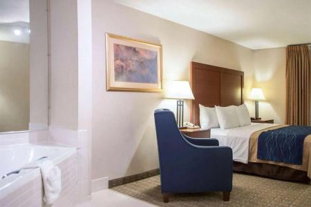 Comfort Inn Ship Creek Anchorage - 2