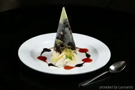 Distinction - 9