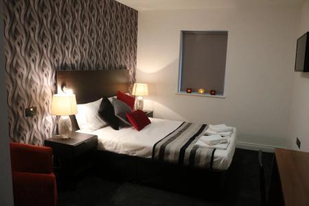 Trivelles - Manchester - Cross Lane - 1