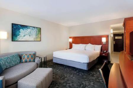 Courtyard by Marriott Barefoot Landing - 35