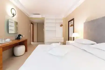 The Residence - 50
