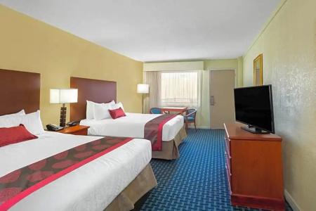Ramada by Wyndham Virginia Beach - 18