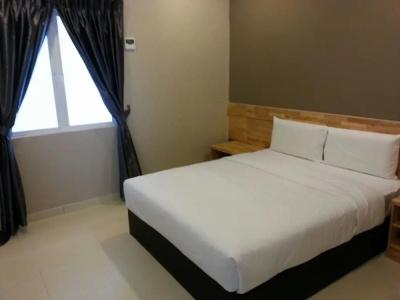 Suria 18 - 30