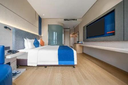 Holiday Inn Express Chongqing Guanyinqiao , an IHG - 73