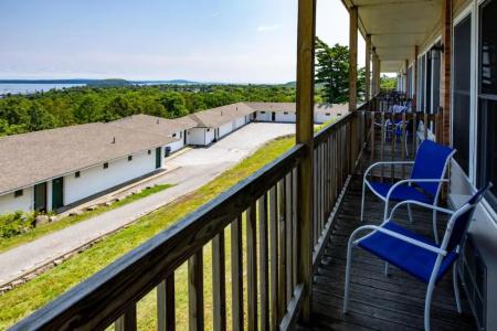 Days Inn by Wyndham - 72