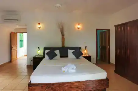 Divers Lodge Guest House - 1