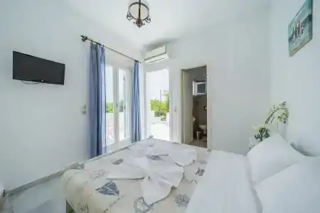 Agia Anna Studios - 37