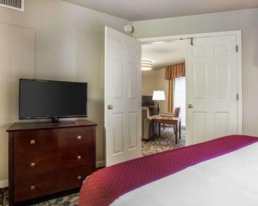 Quality Suites Atlanta Buckhead Village North - 3