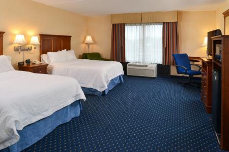 Hampton Inn and Suites South - 17