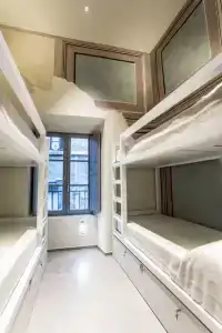 Little Italy Boutique Hostel - 42