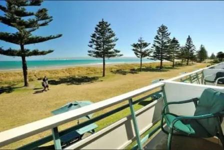 Whispering Sands Beachfront - 29