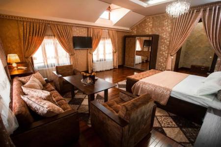 Caravan Castle Boutique - 50
